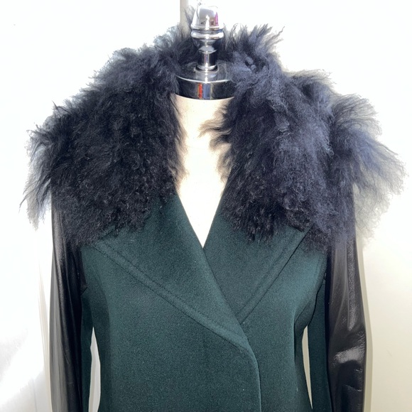 Danier Dark Green Coat with Fur Collar & Leather Sleeves - Picture 2 of 10